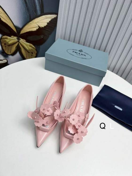 Picture of Prada Shoes _SKUPradasz35-454CM7CLL060919268